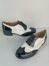 Clarks Hamble Oak Black & White  Patent Brogues UK 5 D Two Tone 