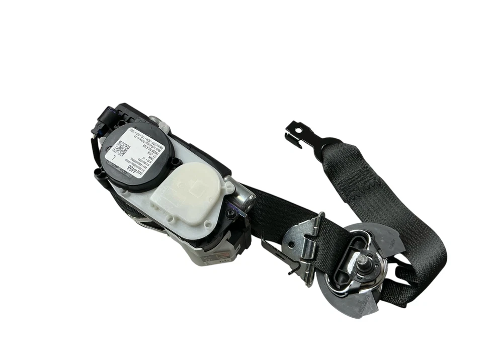 2015 16 17 18 19 2020 Cadillac Escalade левый боковой ремень безопасности черный 84324456 - Изображение 2 из 4