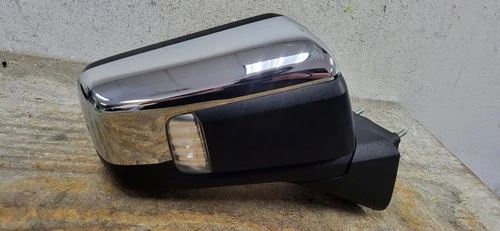 2019-2024 CHEVROLET SILVERADO PASSENGER SIDE MIRROR USED OEM ►DC8634