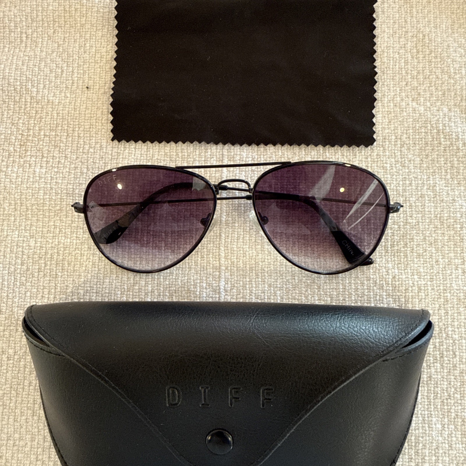 DIFF Soft Carrying Cases And Black DIFF Sunglasse… - image 1
