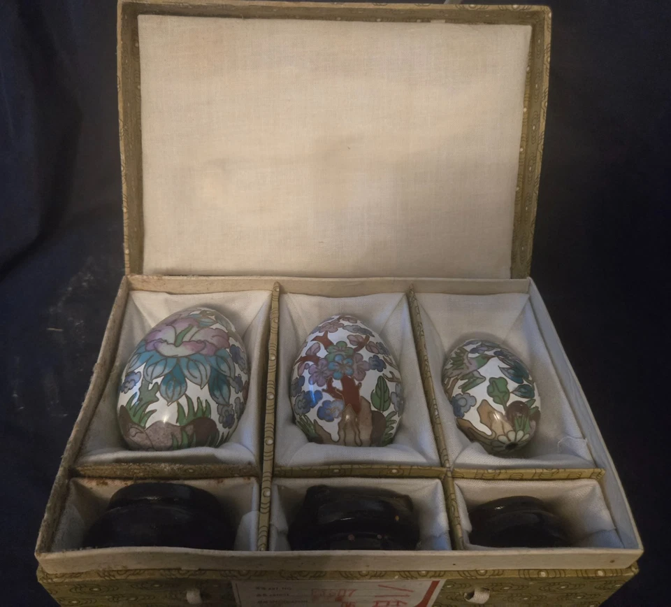 Set of 3 Chinese Cloisonne Ware Decorative Eggs with Stands - Image 1 of 4