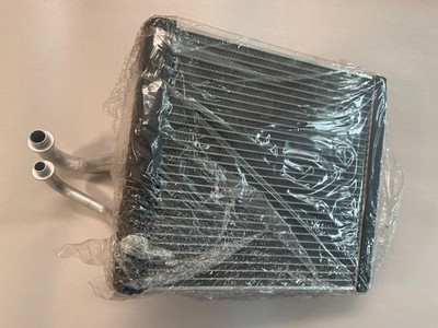 New Open Box X6997001 Heavy Duty Evaporator Direct Fit For Peterbilt