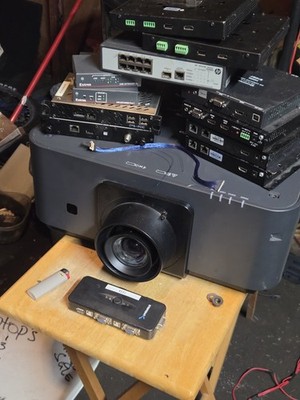 PX602WL LAZER PROJECTOR With ACCEORIES for parts or repair