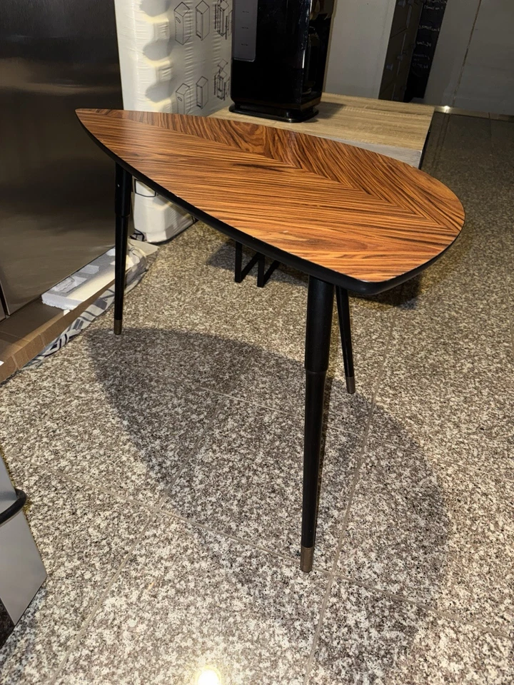 Mesita auxiliar IKEA LOVBACKEN, marrón medio, 77x39 cm, forma única Foto 3 de 4