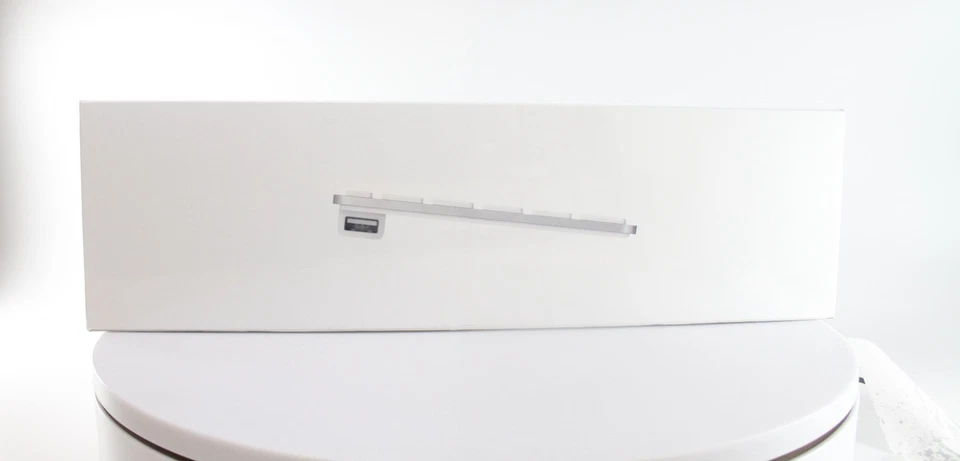 Apple A1243 Wired Keyboard USB 2.0 - QWERTY - Spanish - White (MB110Y/B) - Image 2 of 2