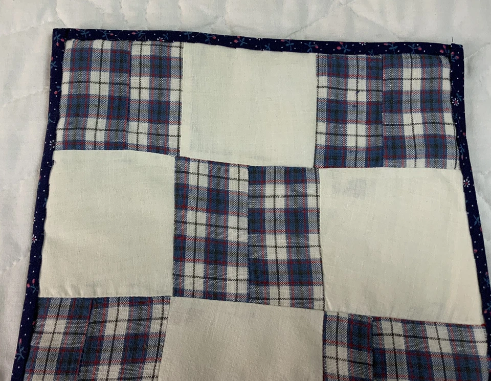 Vintage Patchwork Quilt Table Topper, Nine Patch, Checks, Red, Navy Blue & White - Image 3 of 4