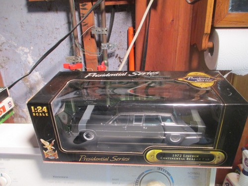 ROAD SIGNATURE PRESIDENTIAL SERIES 1972 LINCOLN CONTINENTAL REAGAN CAR NEW BOXED