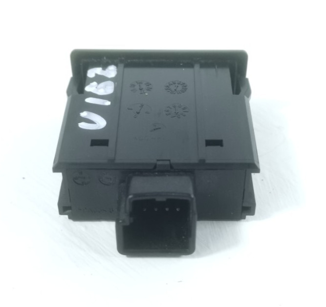 MASERATI Levante 3.0 2019 Center Console USB Charging Port Load Socket 670037782