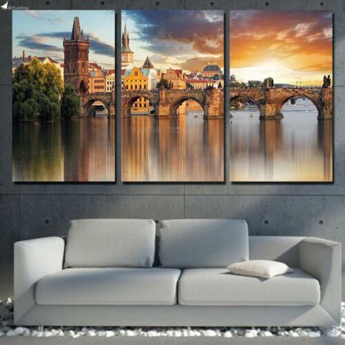 Prague Czech Republic European City Cityscape River Bridge Framed 3 Piece Canvas - 第 1/4 張圖片