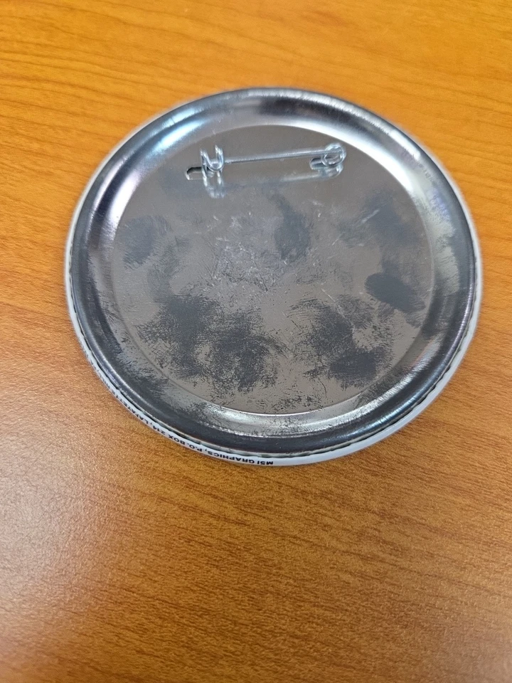 Vintage Boxing Pins Hagler Vs Hearns '85 3.5 Inch Golden Nugget Excellent Cond - Image 2 of 4