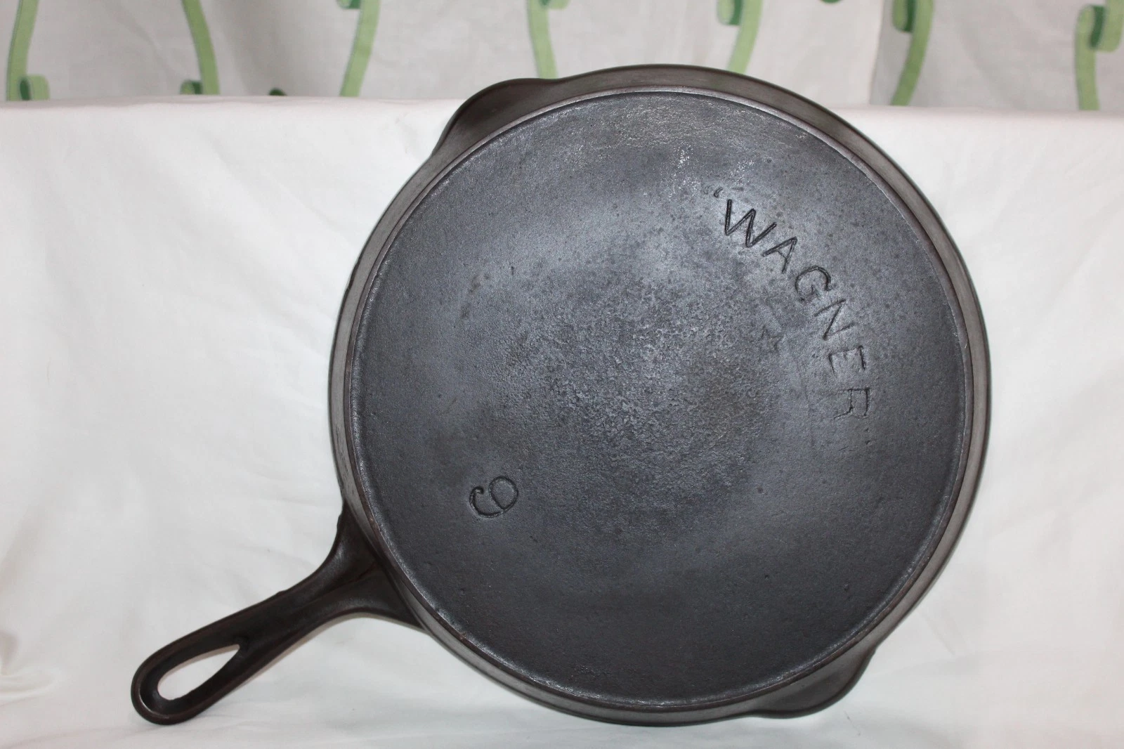 Vintage Wagner Arc Star Logo No. 9 Cast Iron Skillet 1891-1910