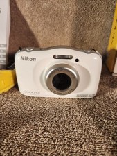 Nikon COOLPIX S33 Digital Camera 13.2MP 3x Optical Zoom WP 16GB SD Card MINT