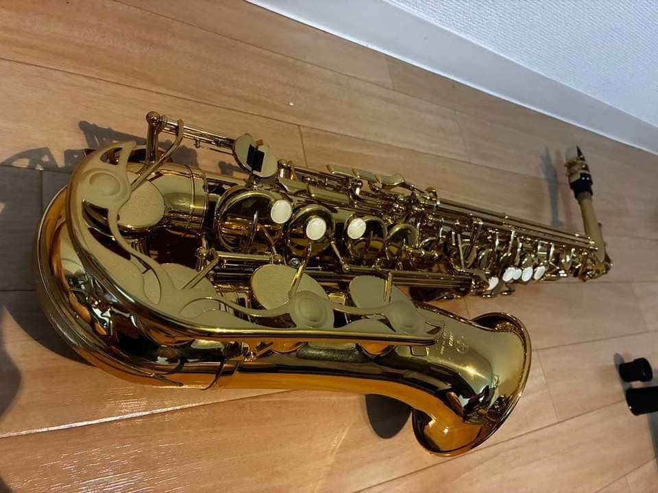 Sassofono contralto YAMAHA YAS-275 laccato oro con custodia rigida e ...