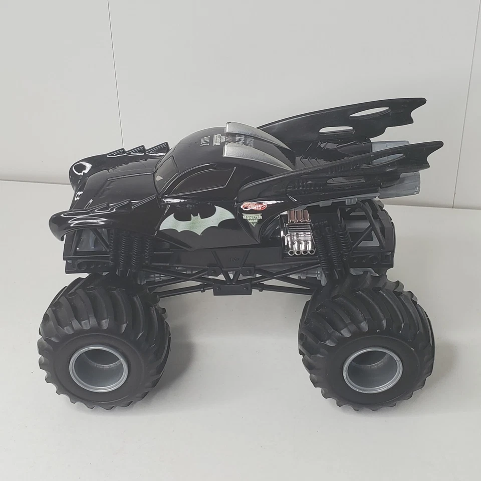 Hot Wheels Monster Jam BATMOBILE Batman Truck 2 Time Racing Champion 1:24 - Image 4 of 4