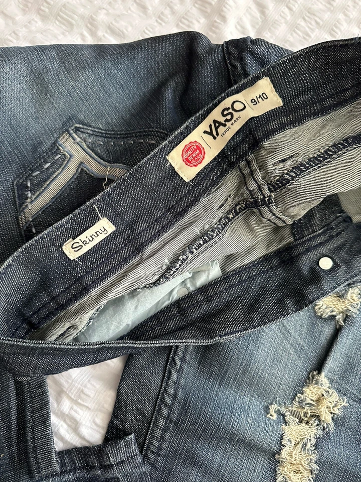 YASO Women's Jeans Skinny DisTressed Size 9/10 31” Inseam - Image 4 of 4
