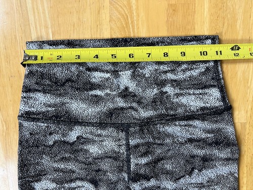 "Legging Lululemon Wunder Under Crop tiro alto 21"" talla 4 Luon Jacquard negro blanco" - Imagen 4 de 14