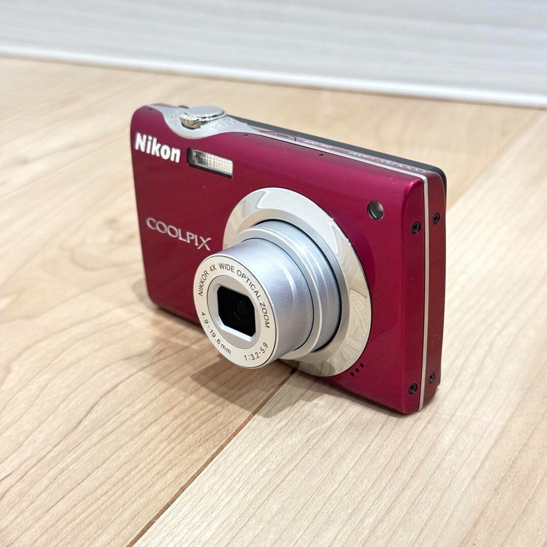 Nikon COOLPIX S4000 Red 12MP Compact Digital Camera 4x Zoom
