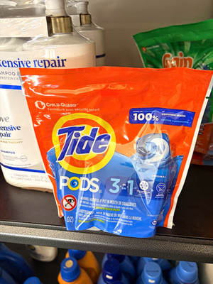 Tide PODS 3-in-1 Laundry Detergent Pacs Original Scent 14Ct