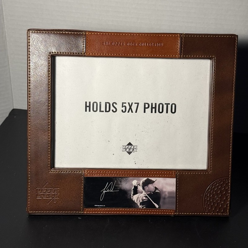 Tiger Woods mem The Upper Deck Collection PGA 5 X 7 Leather Picture Frame 2004