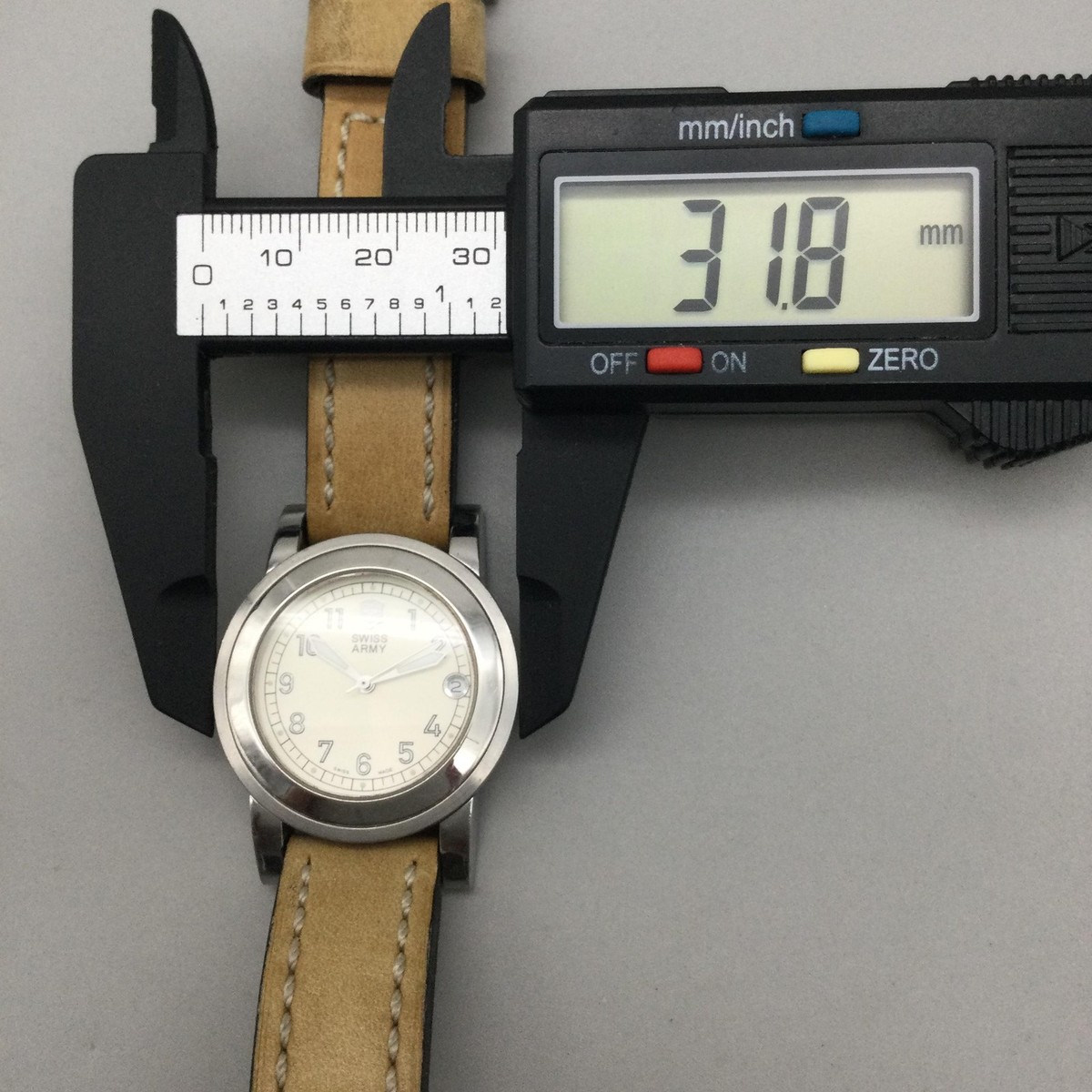 Victorinox Cavalier Swiss Army Womens Watch 32mm Silver Tone  display picture 2