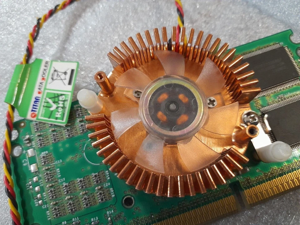 CPU Pentium III 533MHz L2 cache 512KB / PB 731069-001 / - slot 1 - Image 4 of 4