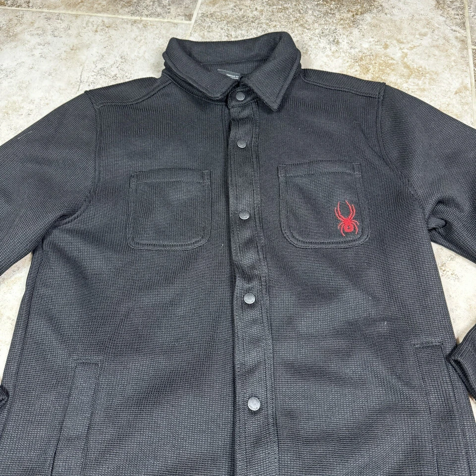 Camisa Spyder Shacket Para Hombres Pequeña Avalon Negra Logo Sólido Abotonada Foto 2 de 4