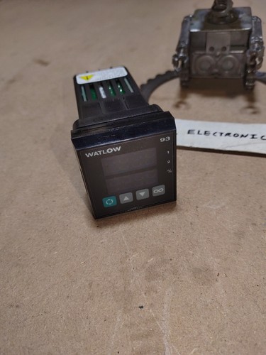 WATLOW 93BA-1CA0-00RR Temperature Controller 93BA1CA000RR =New/Lightly Used= - Picture 4 of 4