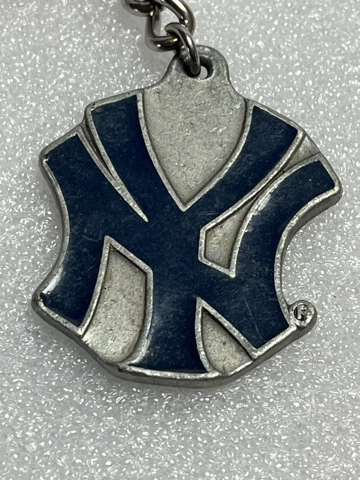 Vintage New York Yankees Keys Chains Derek Jeter & Fine Pewter MLB Licensed - Image 4 of 4