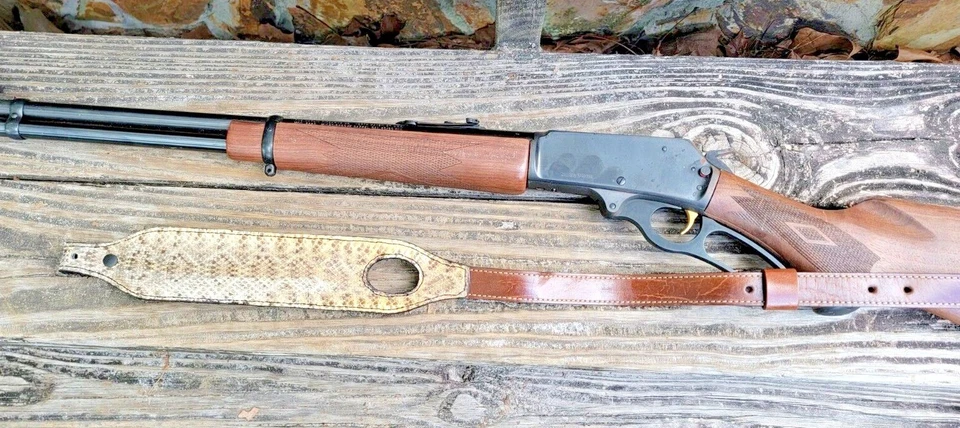 Eslinga acolchada para arma de fuego para rifle con correa de cuero auténtica piel de serpiente de cascabel Foto 2 de 4