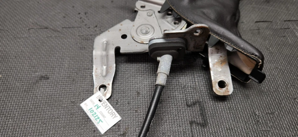 Ford Mustang 2011-2014 freno de estacionamiento de emergencia manija de freno eléctrico OEM Foto 3 de 4