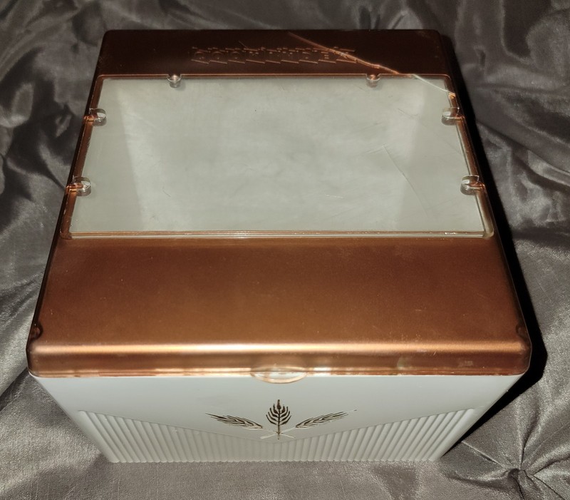 1958 Vintage COOKINDEX Recipe File Copper Wheat Design Plastic Box. 