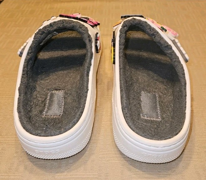 APL Crocs Cozzzy 6 sandali donna bianco grigio foderato scarpe slide con tutto jibbetz