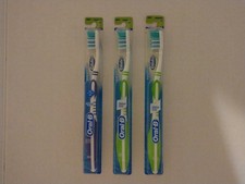 Oral-B Advantage Glide Whitening Manual Toothbrush Soft Bristles - Lot of 3