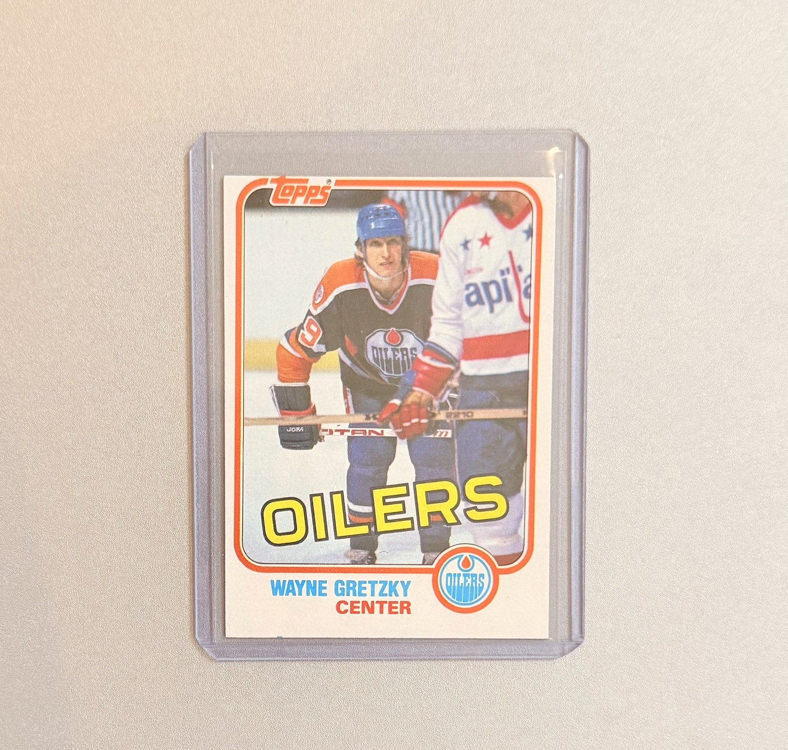 1981 Topps - Wayne Gretzky #16 Oilers - NM to Mint - 3 Layer Casing