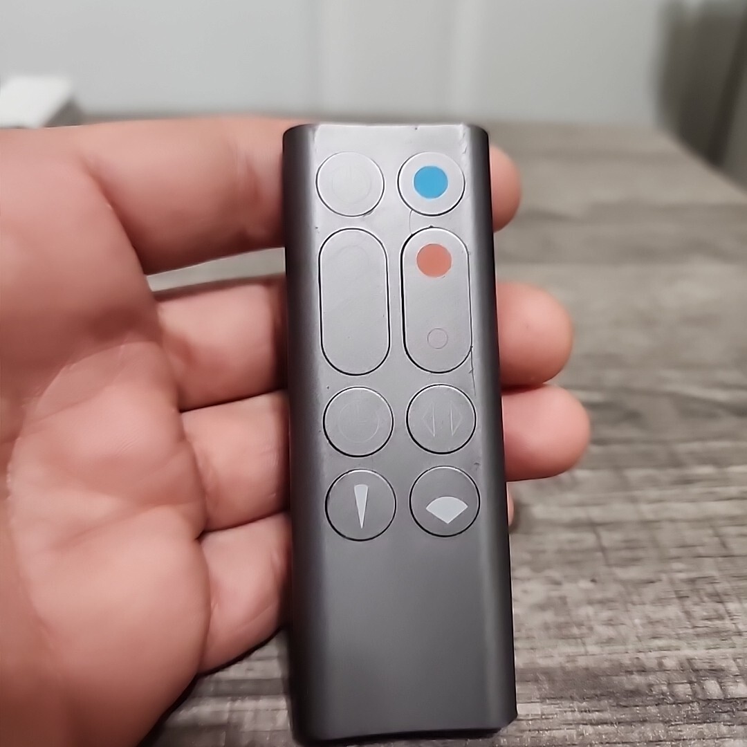 4 Genuine Dyson Remote Controls DEFECTIVE FOR PARTS ONLY! | eBay