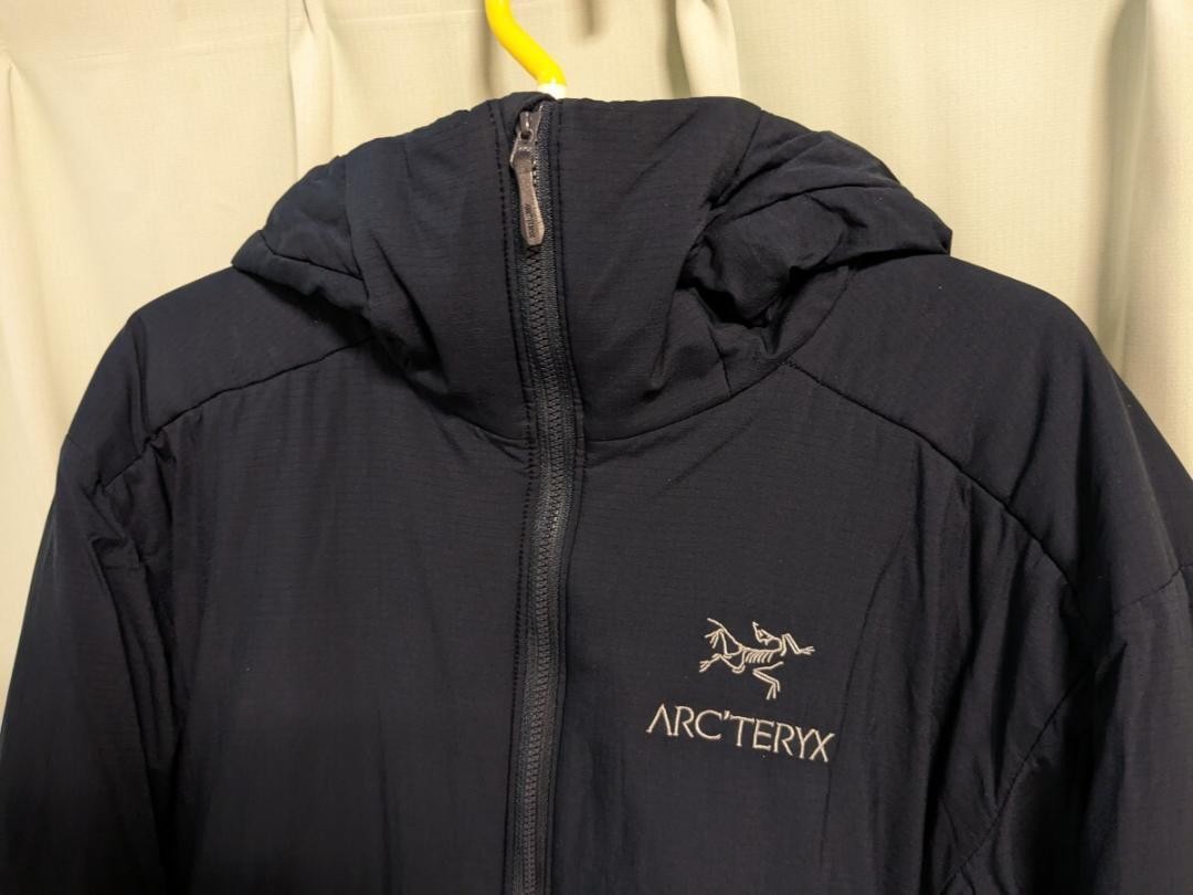 Arc'Teryx Atom Ar cappuccio Atom blu navy scuro TAGLIA S