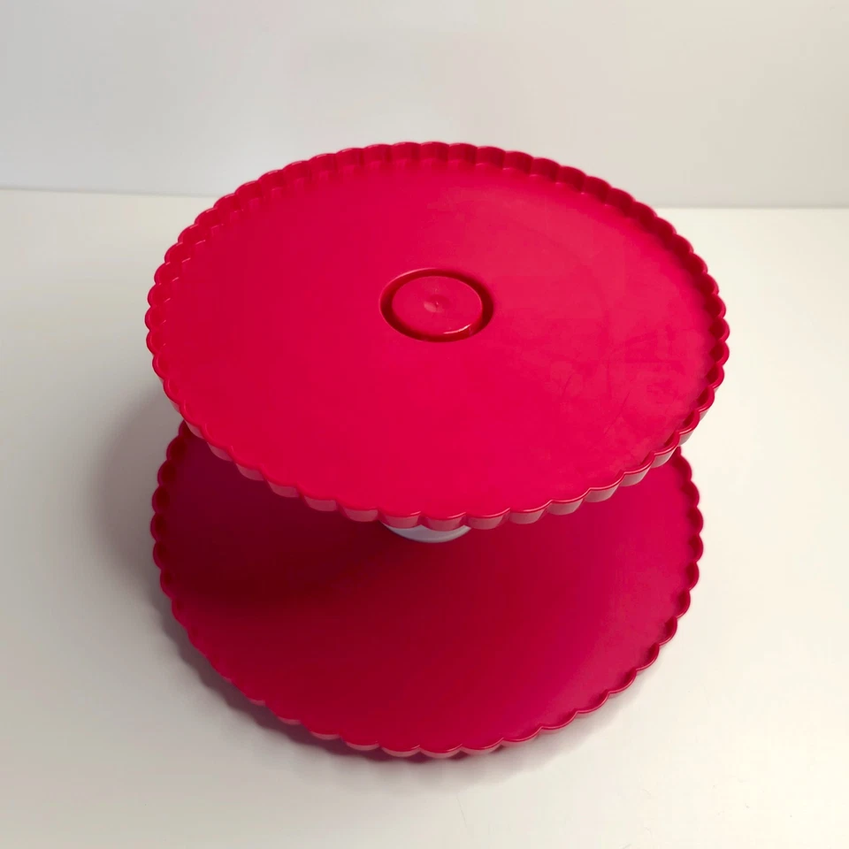 Nordic Ware Postre en Niveles Cupcake Galletas Soporte Base Roja Foto 3 de 4