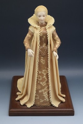 CONNIE CREIGHTON CAMPBELL PORCELAIN LACE ELIZABETHAN ERA LADY FIGURINE LE