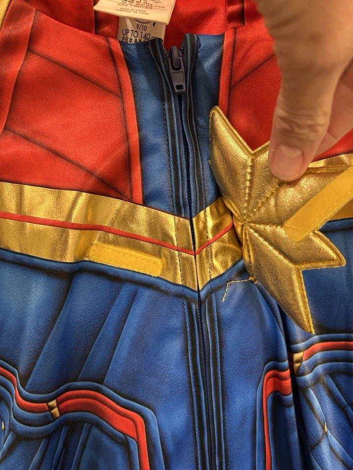 Disfraz Oficial Disney Store Capitana Marvel Vengadores Talla 9/10 Foto 4 de 4