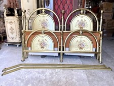 PRESTIGEVOLLES DOPPELBETT AUS MASSIVEM MESSING VINTAGE BEMALT