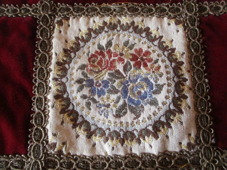 Napperon N°310 tapis centre de table tapisserie velours Napoléon III ?  29 cm  - Photo 2/4