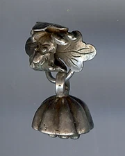 VINTAGE SILVER FROG ON A LILY PAD TOGGLE BUTTON