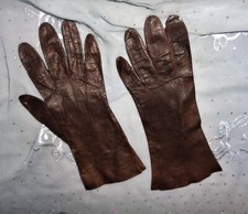 EXCELLENT LOVELY BLACK LADIES LEATHER GLOVES-VERY NICE 6 TO 7 SMALL/MEDIUM