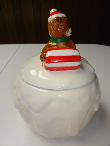 Vintage Christmas Around The World Snowball Candy Jar - Picture 4 of 11