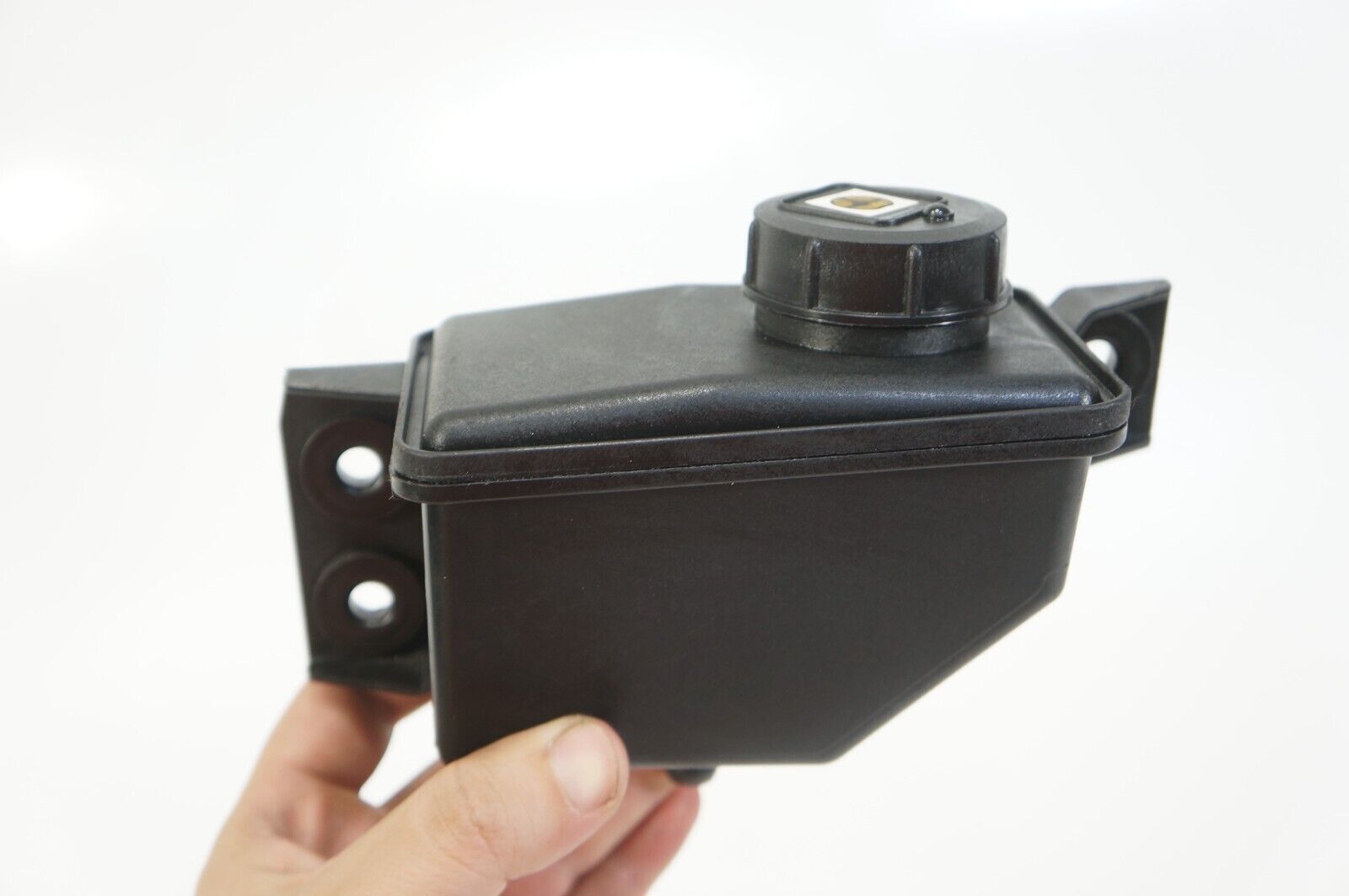 2014-2022 maserati ghibli quattroporte power steering reservoir tank oem