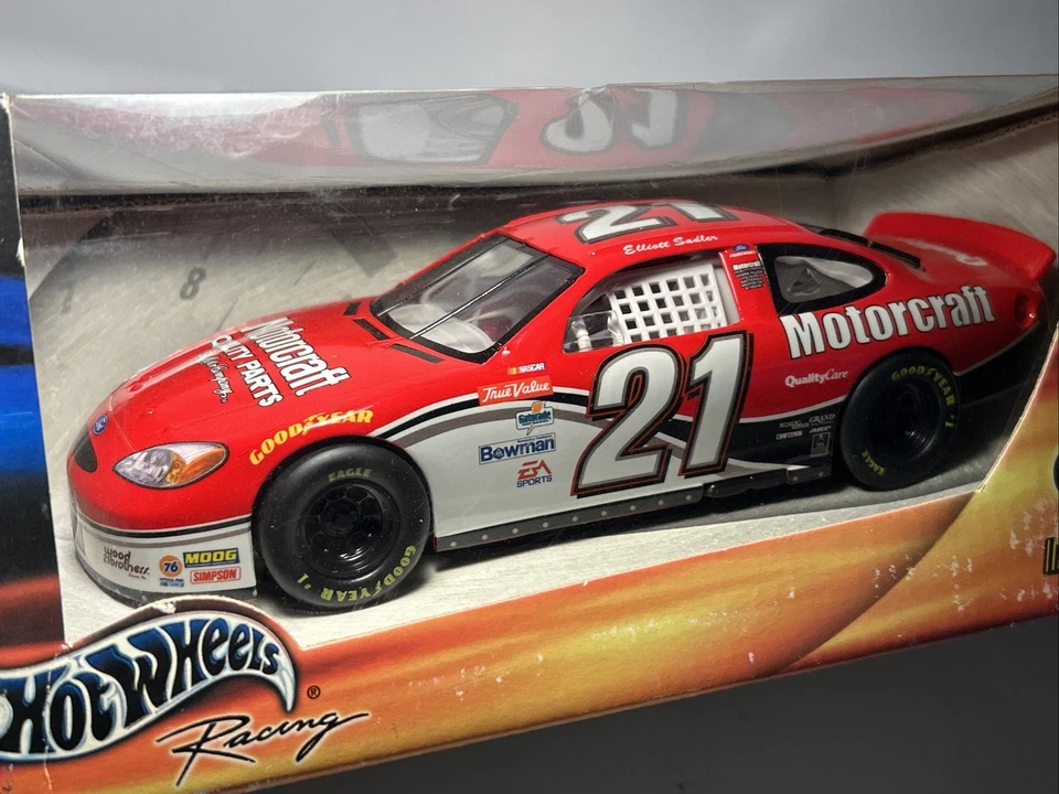 2002 Elliott Sadler #21 Motorcraft Ford 1/24 Diecast Hot Wheels Racing NASCAR - Image 2 of 4