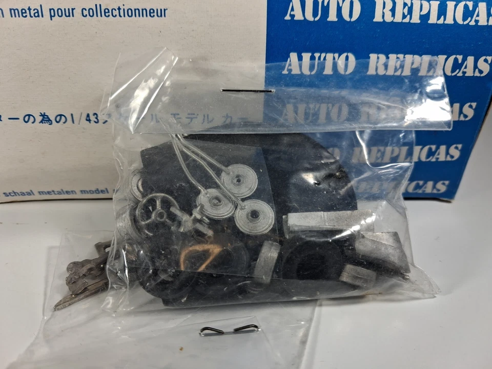 KIT AUTO REPLICAS MASERATI 8 CM SCALA 1/43 - Immagine 2 di 4