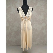 VTG Vanity Fair 70s Maxi Nightgown Negligee Size M Pale Peach w Lace Made in USA