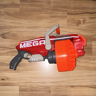 NERF Mega Megalodon Spielzeug-Blaster, rot mit Trommel