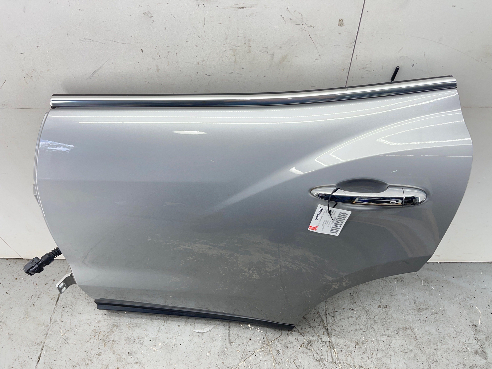 2017-2022 MASERATI LEVANTE REAR LEFT DOOR GRIGIO METTALLIC (817) OEM 2018 2019